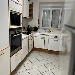 Spacieux Frontalier 150m *