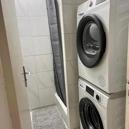 Spacieux Frontalier 150m *