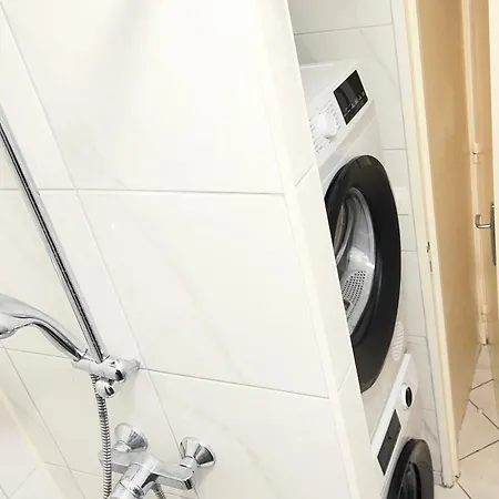 Spacieux Frontalier 150m